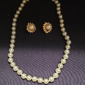 Elegant Pearl Necklace and Earring Set